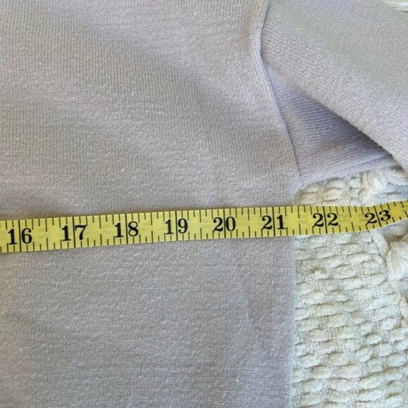 Pale Gray Crew Neck Women's Knit Sweater Size Medium - Picture 8 of 9